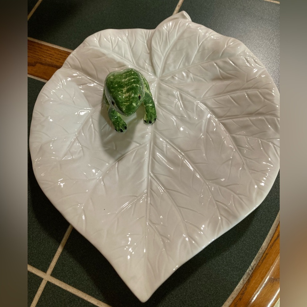 Bassano Leaf Plate with Frog Made in Italy